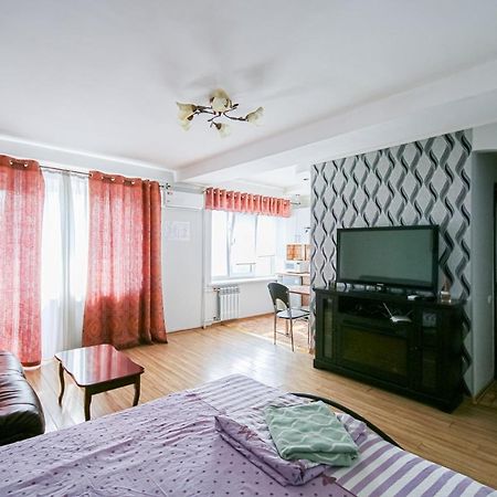 Апартаменты Возле Метро Кловская Kiev Extérieur photo